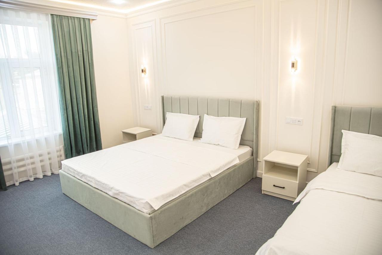 Lev Tolstoy Hotel Samarkand Exterior photo