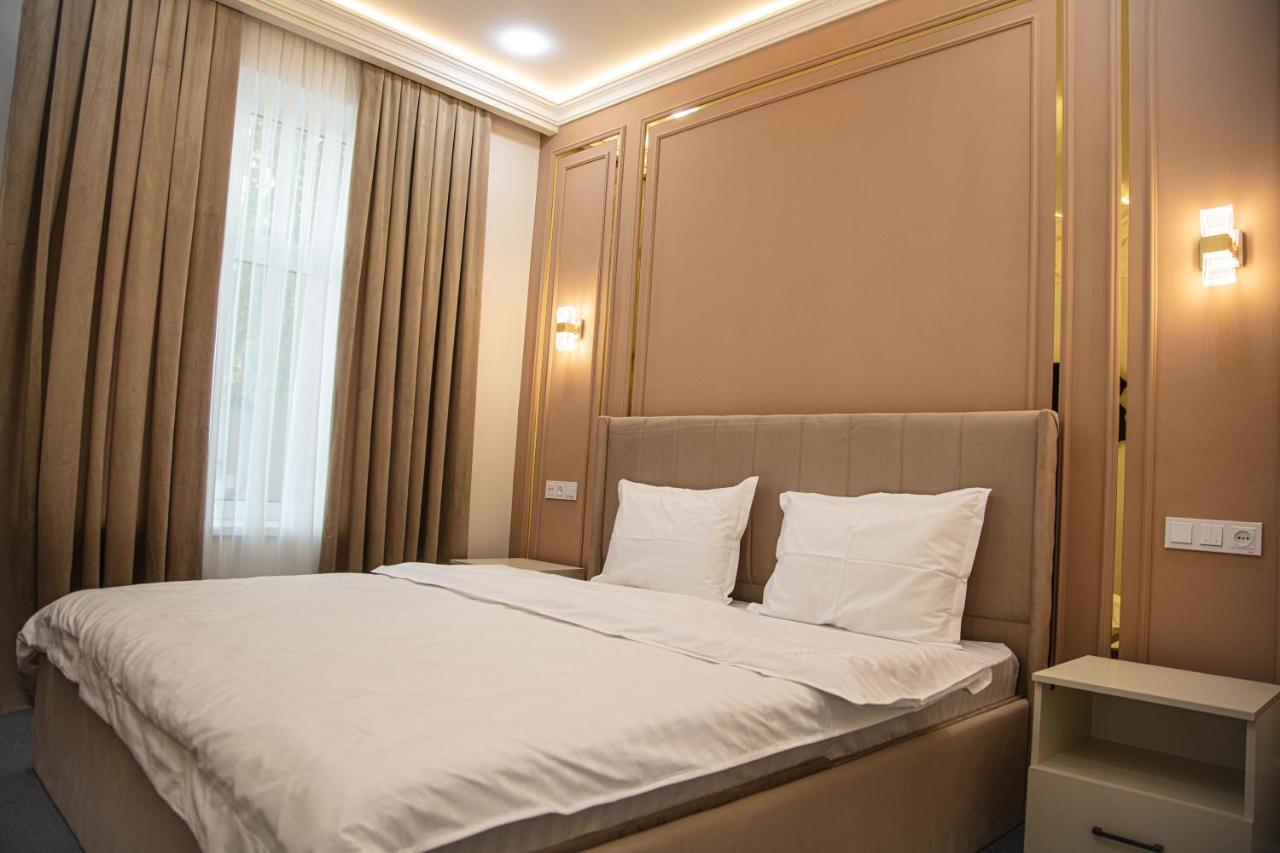 Lev Tolstoy Hotel Samarkand Exterior photo