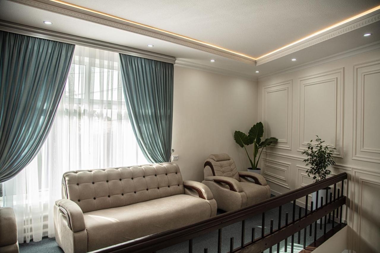Lev Tolstoy Hotel Samarkand Exterior photo